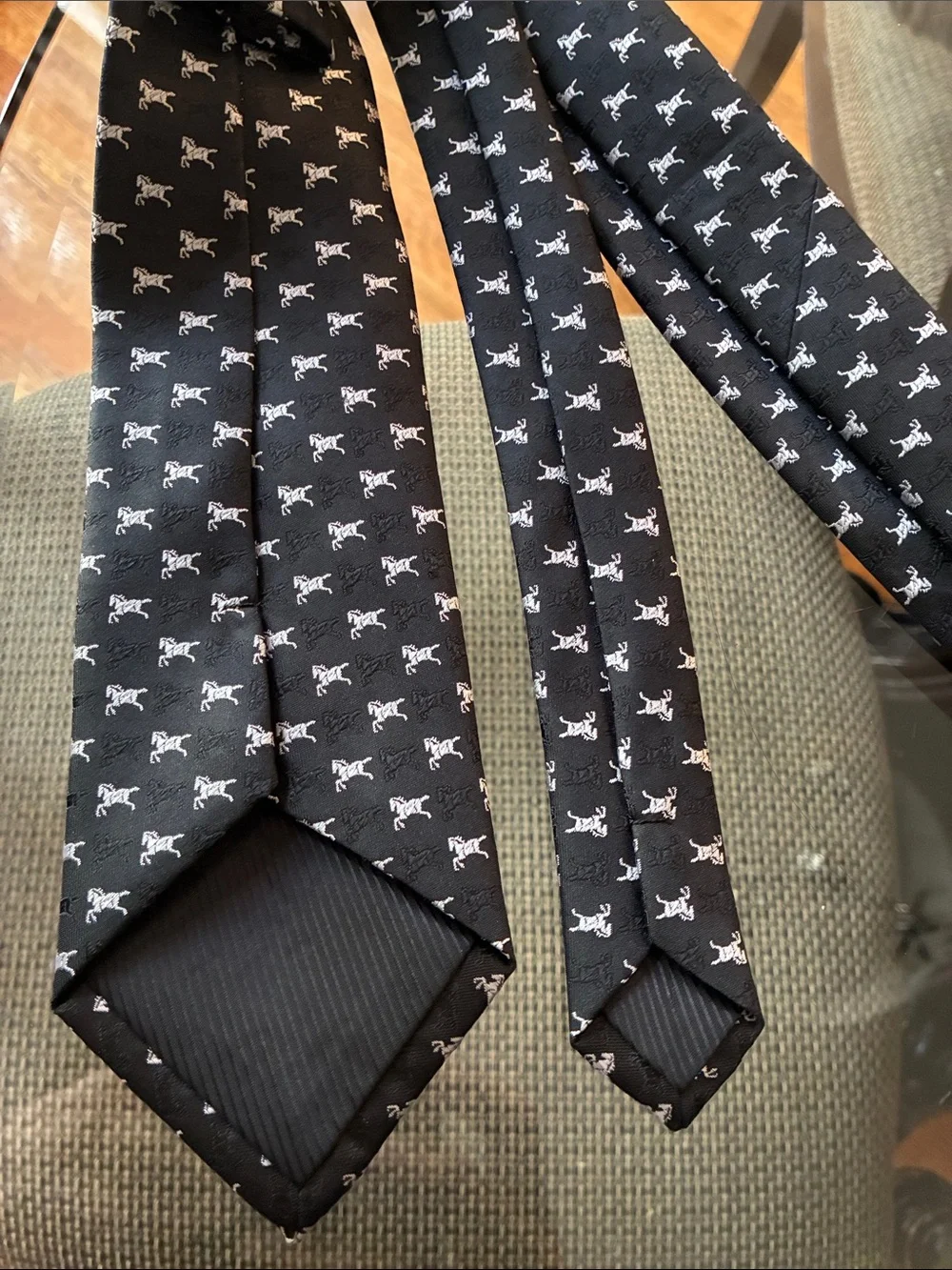 Black Silk Men's Woven Horse Pony Pattern Tie